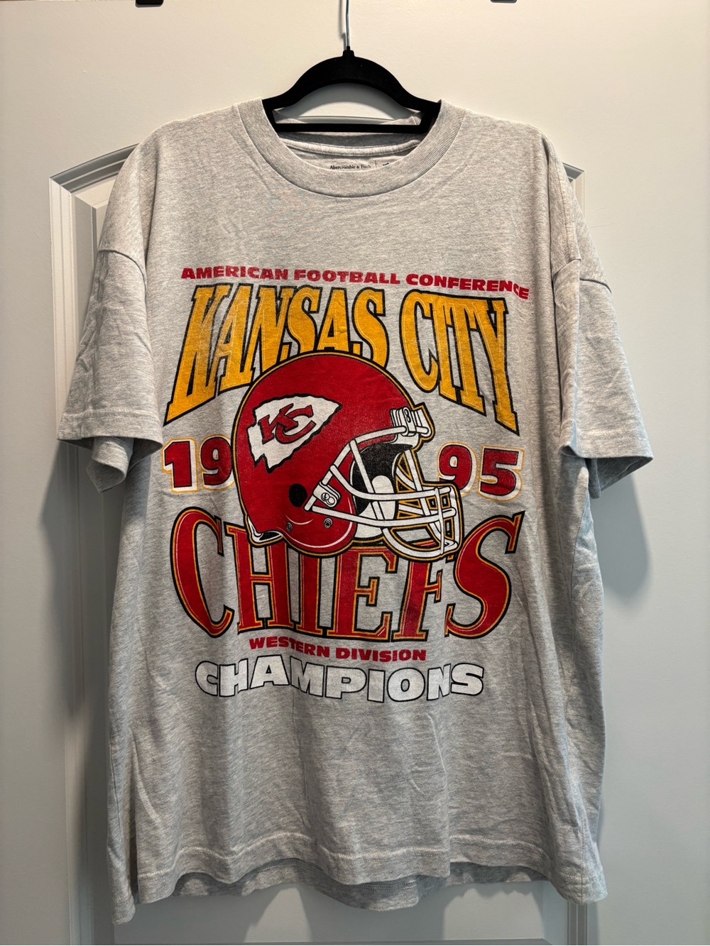 Abercrombie & Fitch Chiefs Crewneck Tee - New With Tags